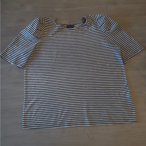 Who What Wear Black and White Striped Short Sleeve Top - Picture 5 of 5